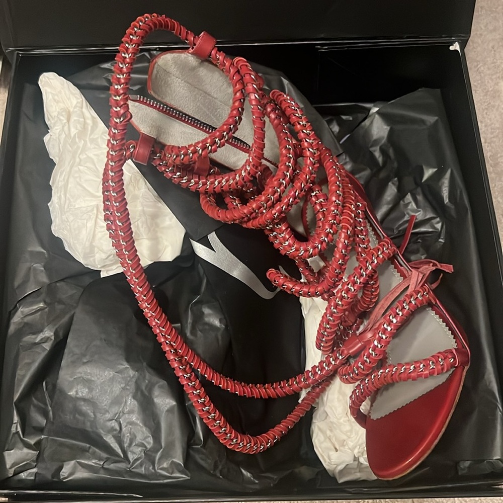 Red lace up